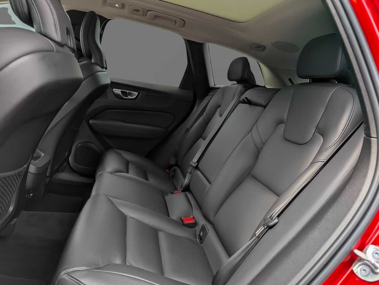 2023 Volvo XC60 Plus B6 - Image 12