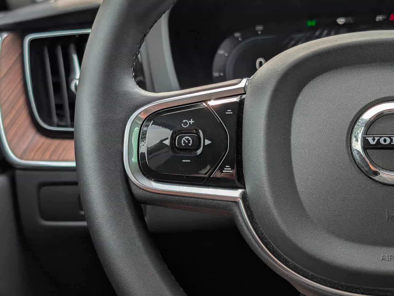 2023 Volvo XC60 Plus B6 - Image 21