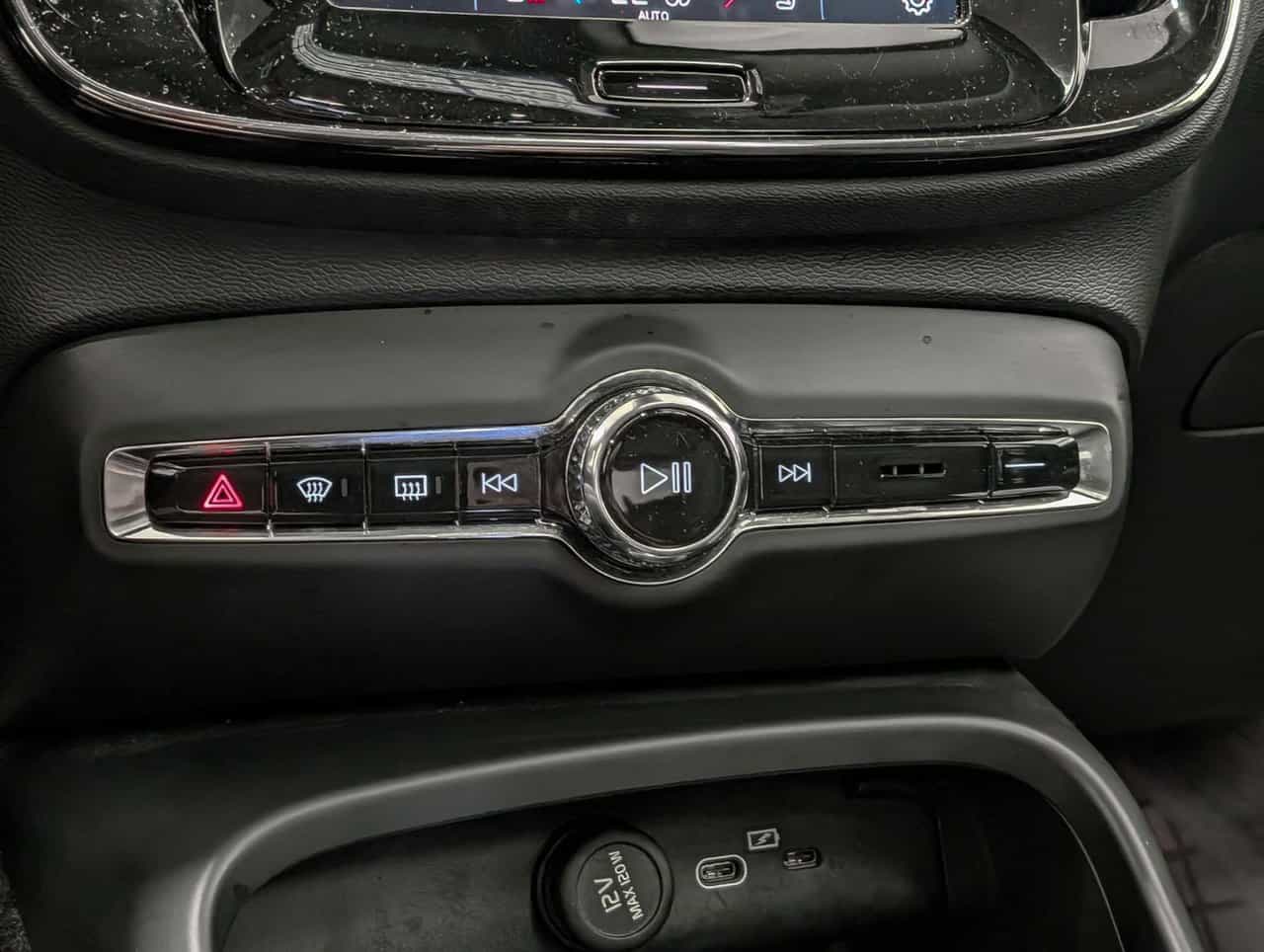 Image 13 Volvo XC40 B5 - Plus 2025