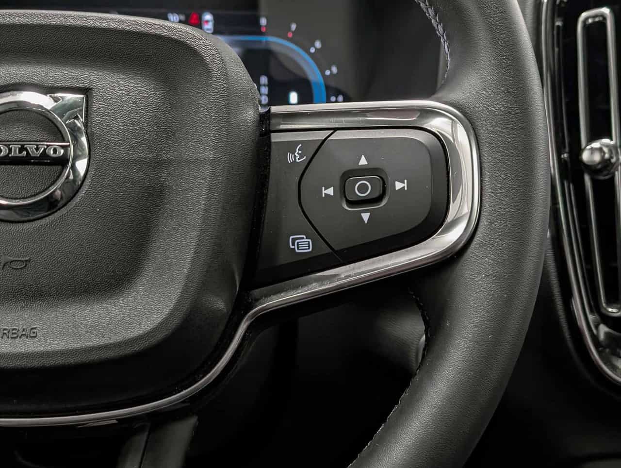 Image 16 Volvo XC40 B5 - Plus 2025