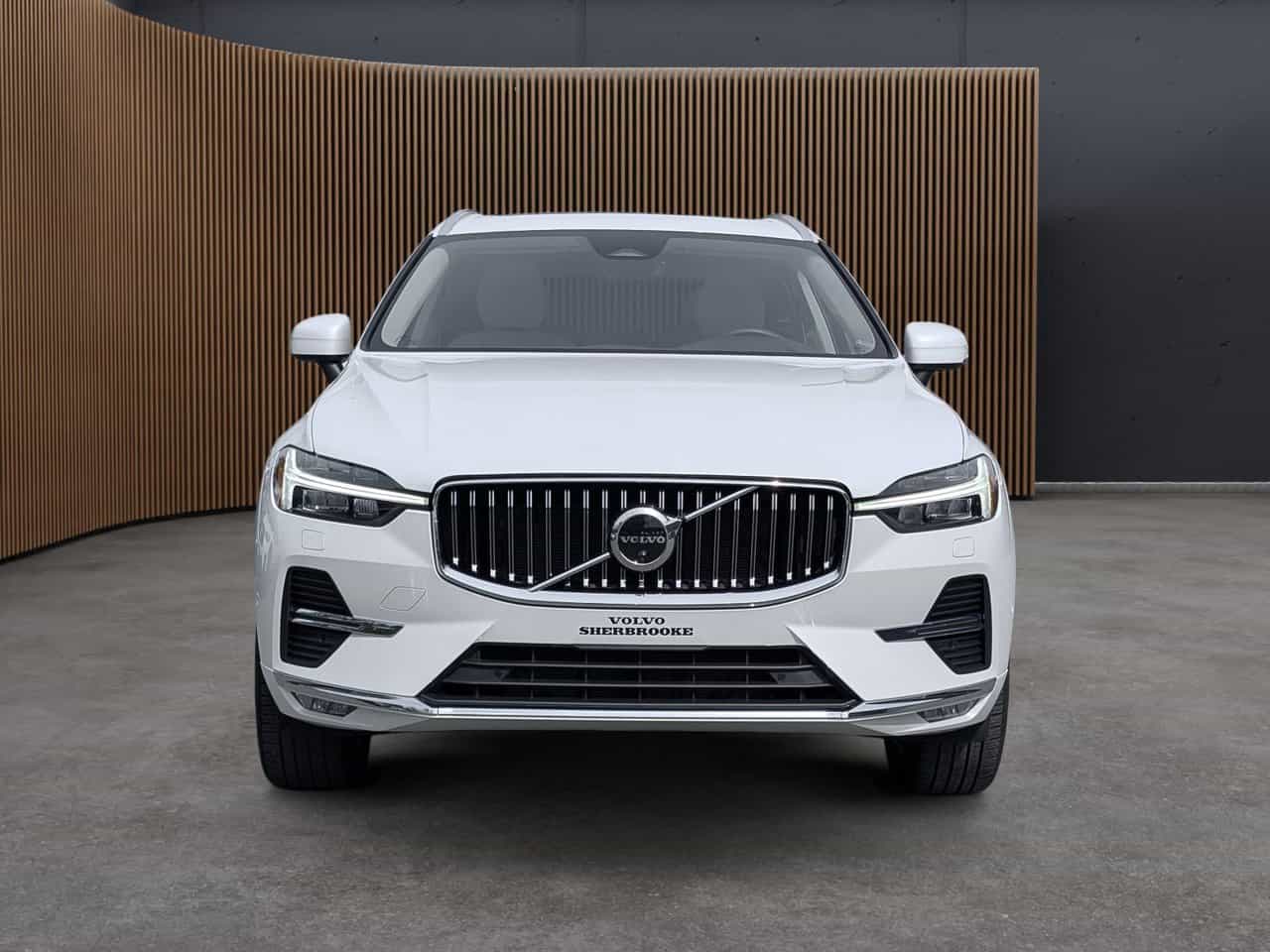 2023 Volvo XC60 Plus B6 - Image 3