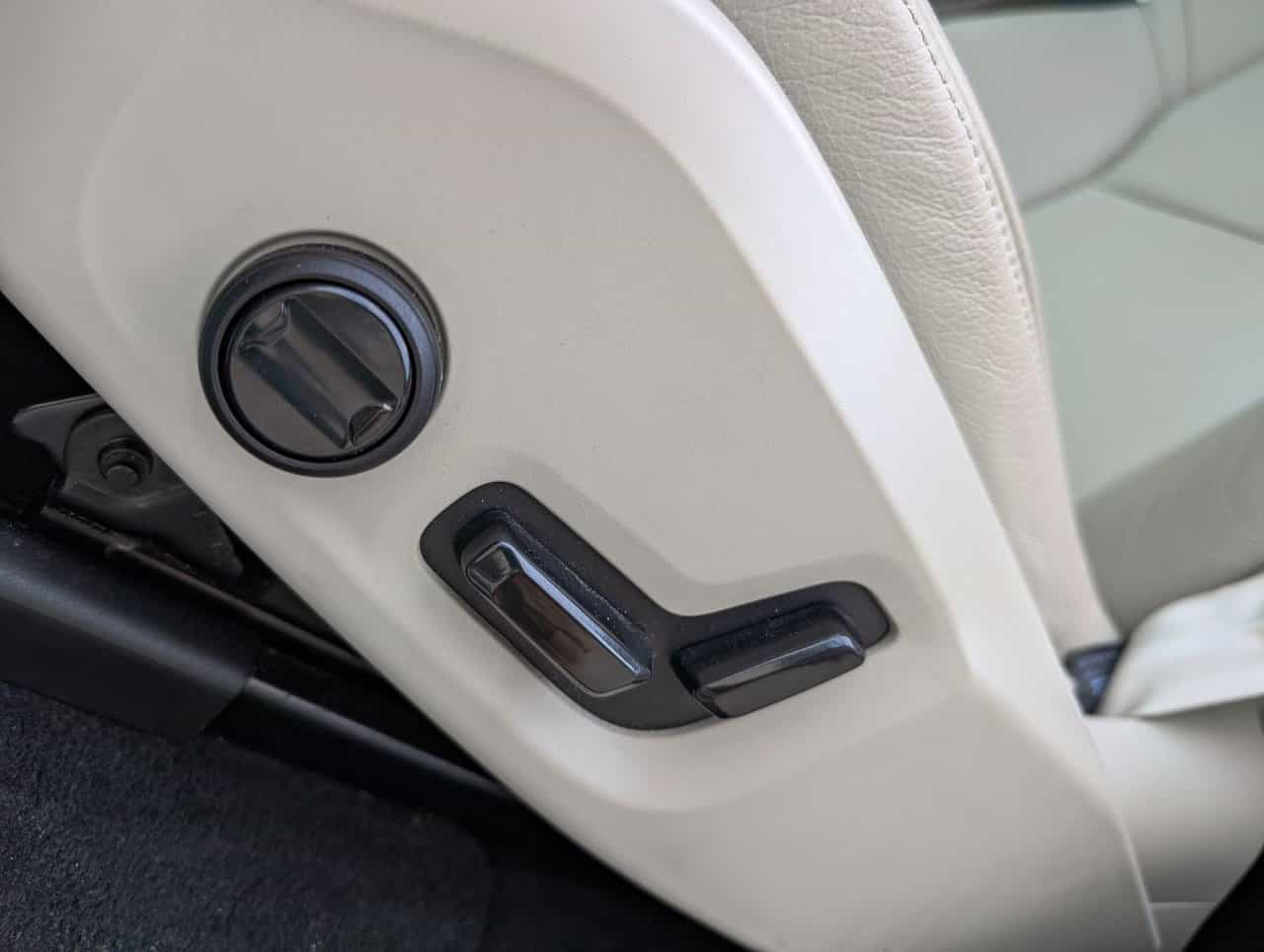 2023 Volvo XC60 Plus B6 - Image 10