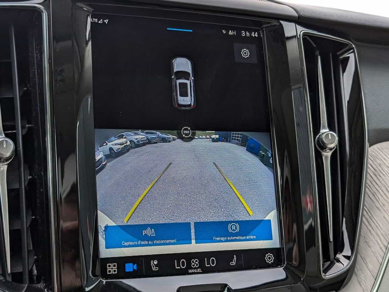 2023 Volvo XC60 Plus B6 - Image 17