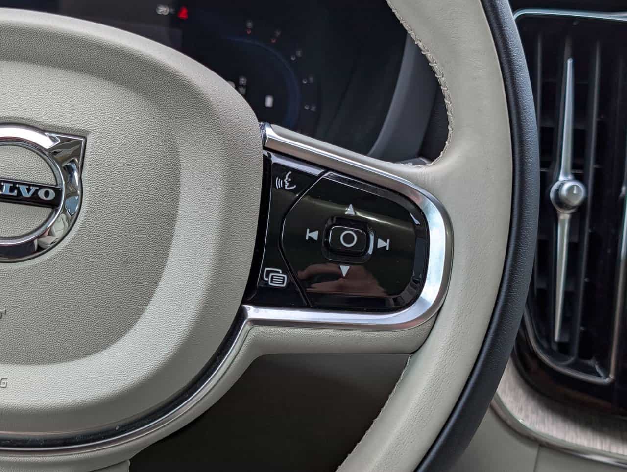 Image 22 Volvo XC60 Plus B6 2023