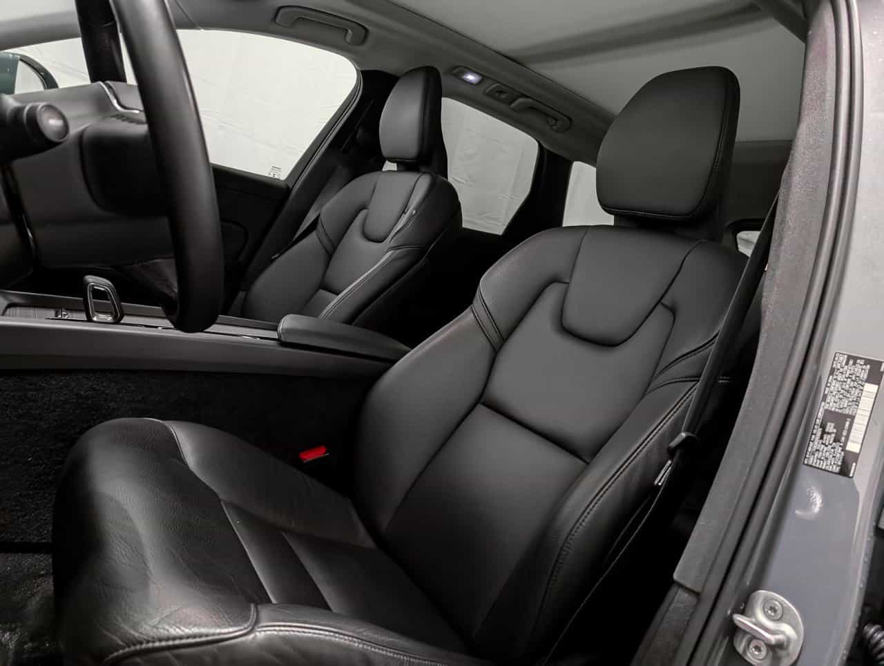 2023 Volvo XC60 Plus B6 - Image 9