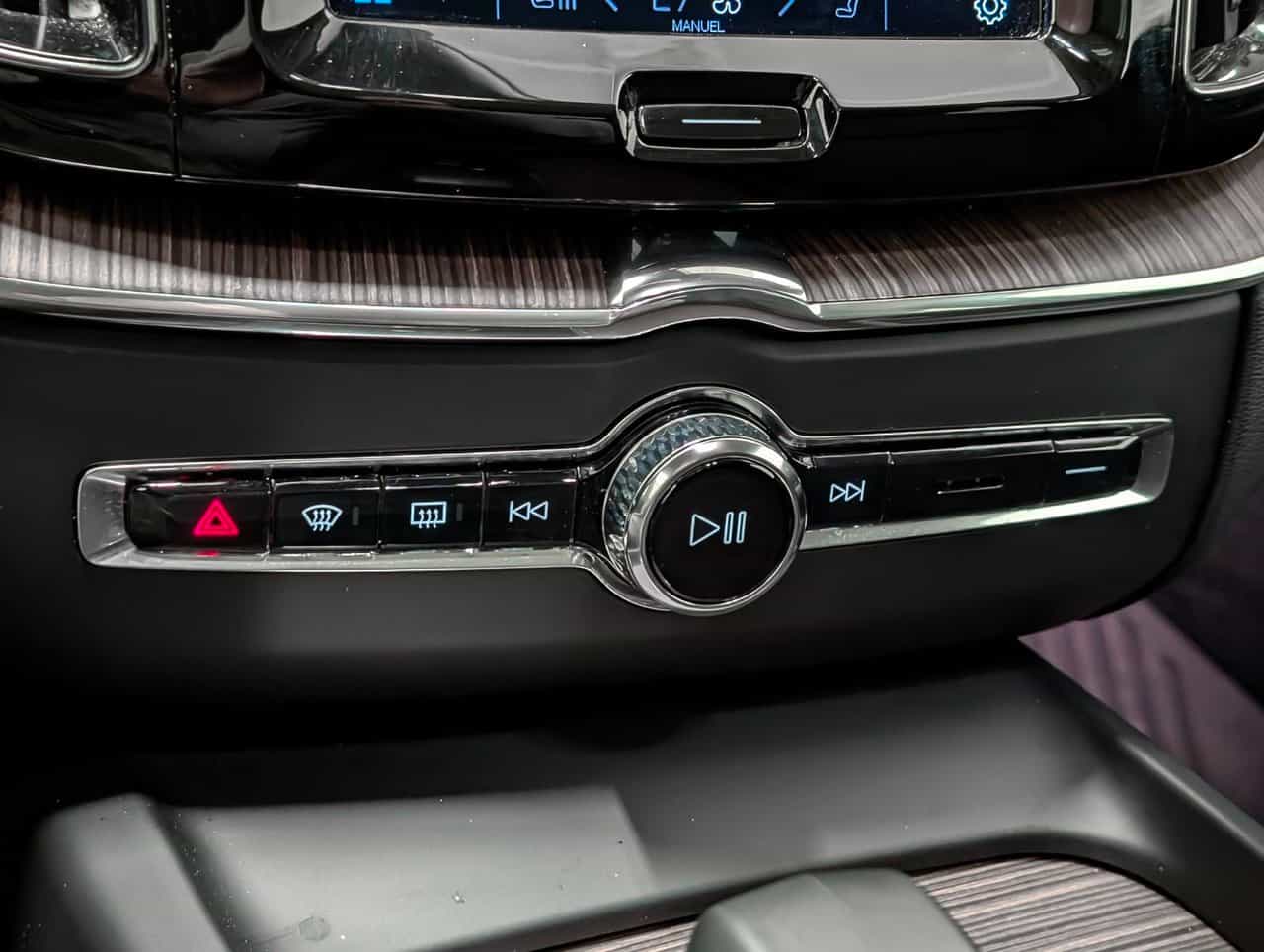 2023 Volvo XC60 Plus B6 - Image 17