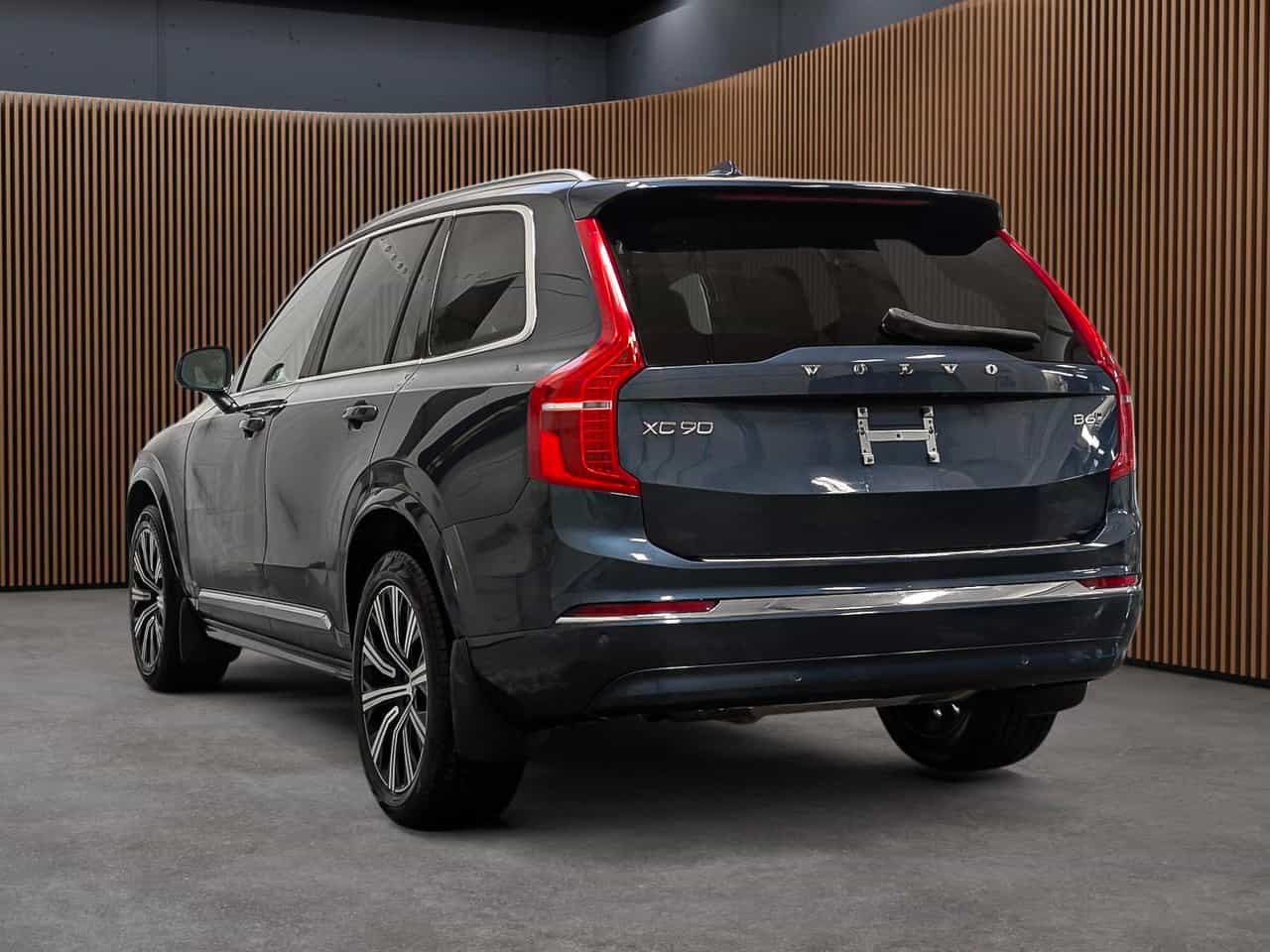 2024 Volvo XC90 B6 - Core - Image 4