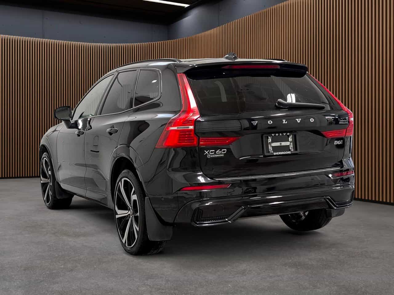 Image 4 Volvo XC60 R-Design 2022