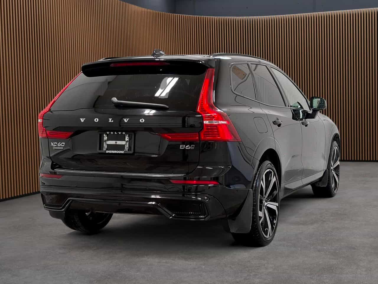 Image 6 Volvo XC60 R-Design 2022