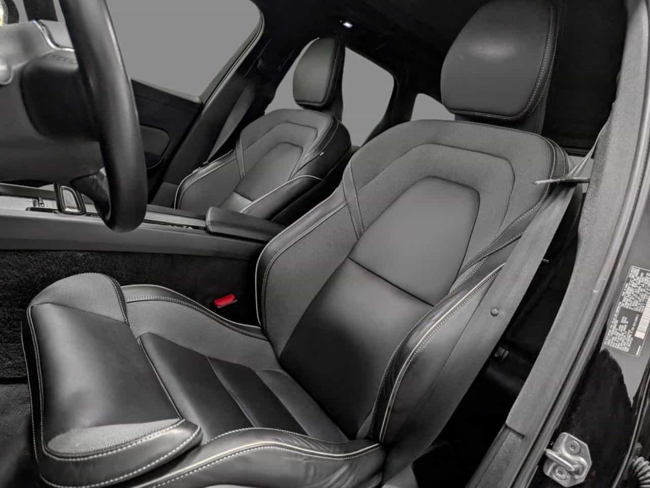 Image 9 Volvo XC60 R-Design 2022