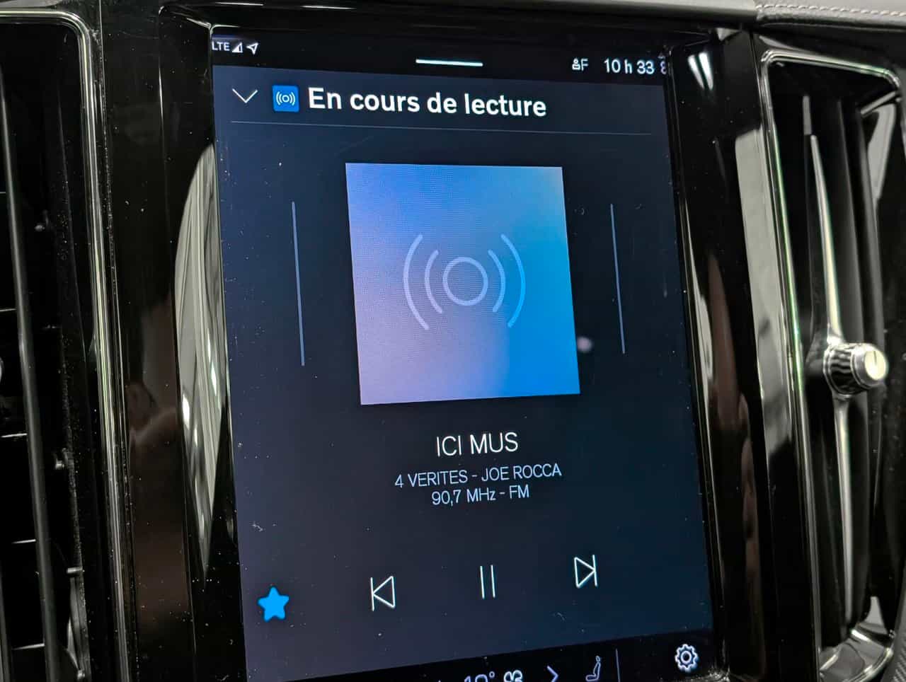 Image 13 Volvo XC60 R-Design 2022