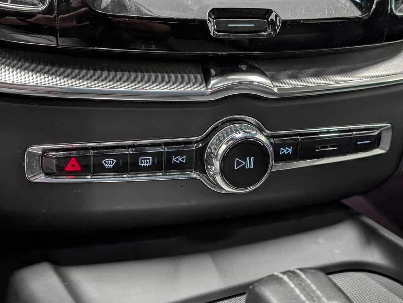 Image 14 Volvo XC60 R-Design 2022