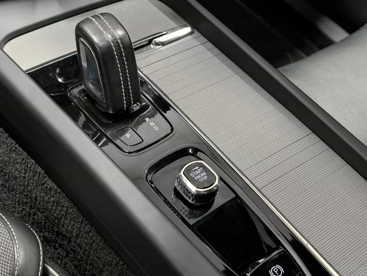 Image 15 Volvo XC60 R-Design 2022