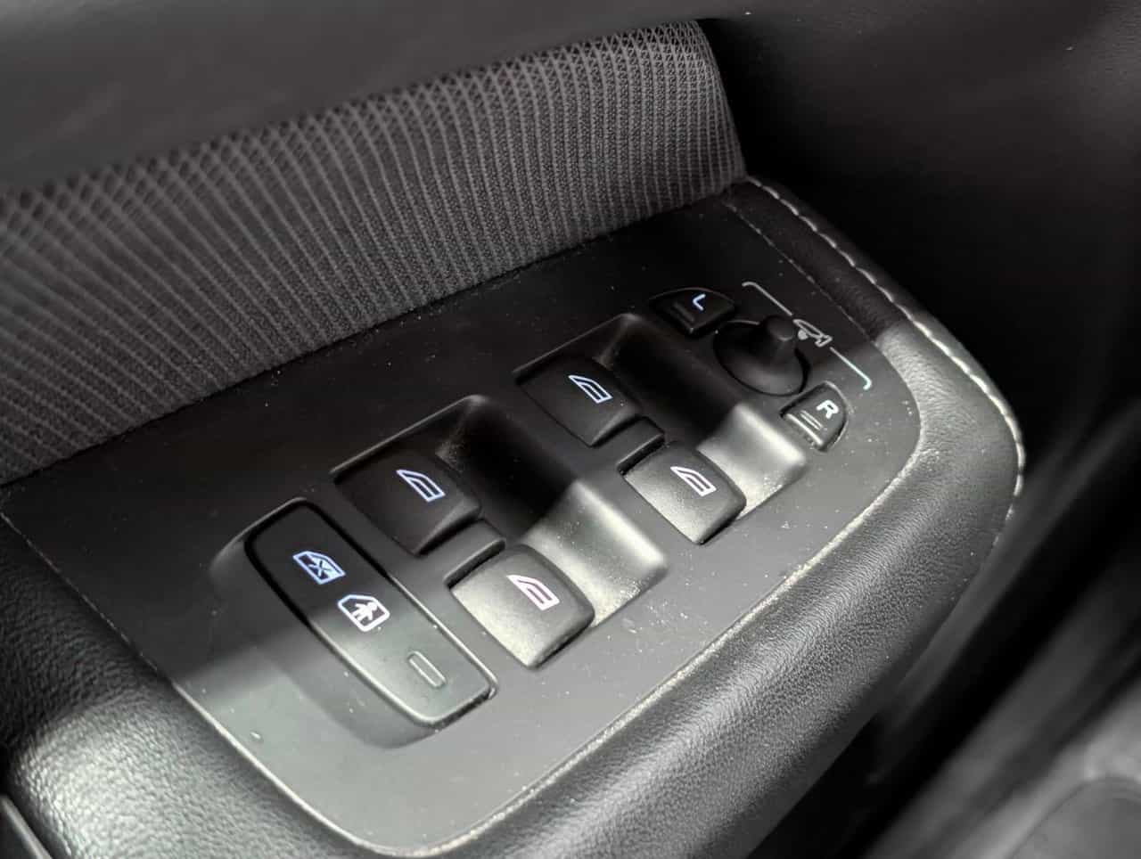 Image 18 Volvo XC60 R-Design 2022