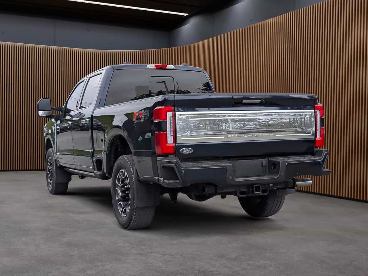 Image 3 Ford F250 4x4 - Crew Cab Platinum - 160 WB 2023