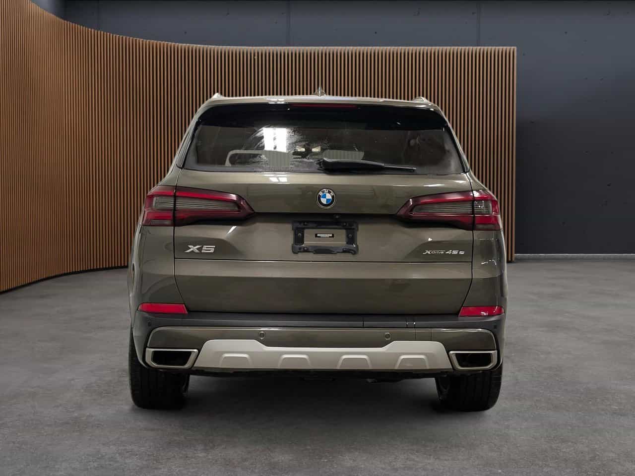 2021 BMW X5 xDrive45e - Image 5