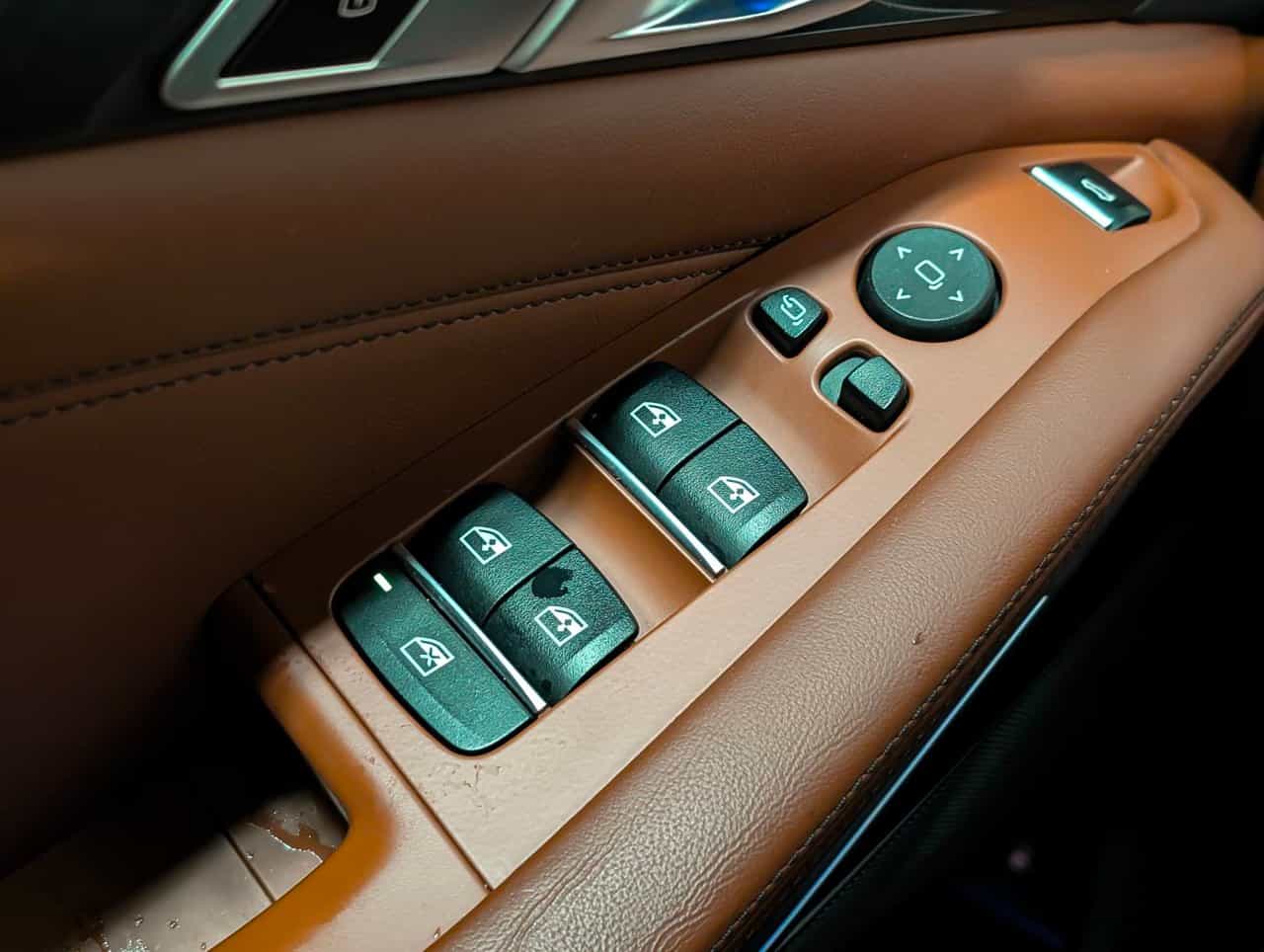 2021 BMW X5 xDrive45e - Image 24