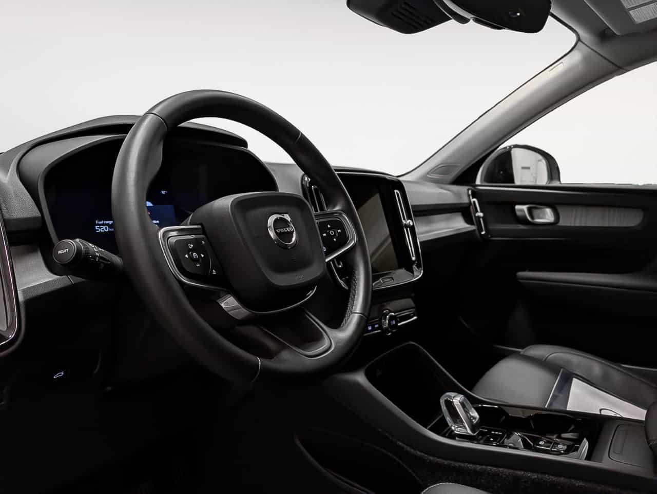 Image 9 Volvo XC40 B5 - Plus 2025