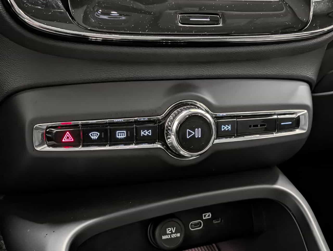 Image 17 Volvo XC40 B5 - Plus 2025