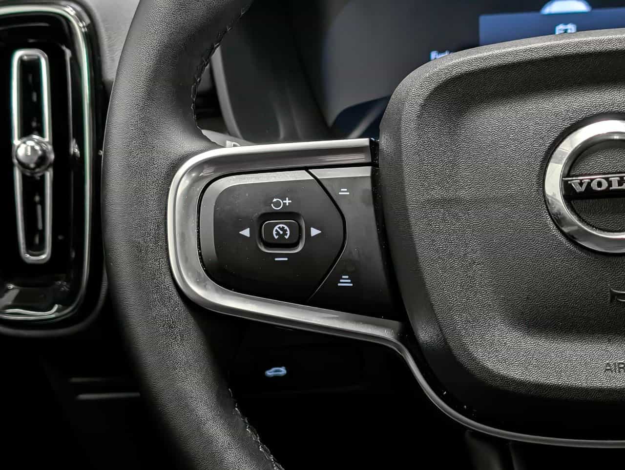 Image 22 Volvo XC40 B5 - Plus 2025