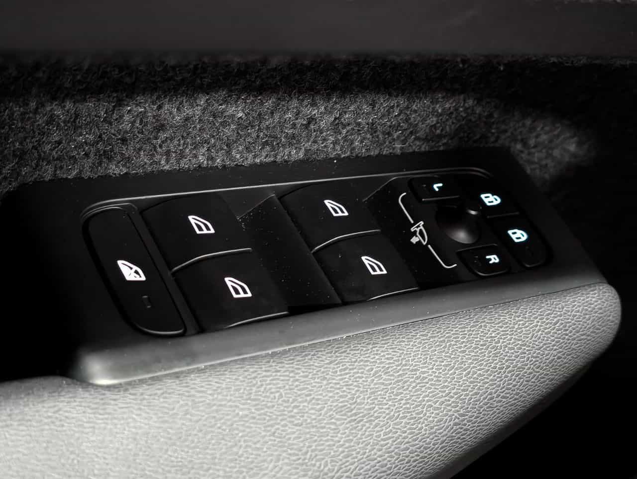 Image 23 Volvo XC40 B5 - Plus 2025