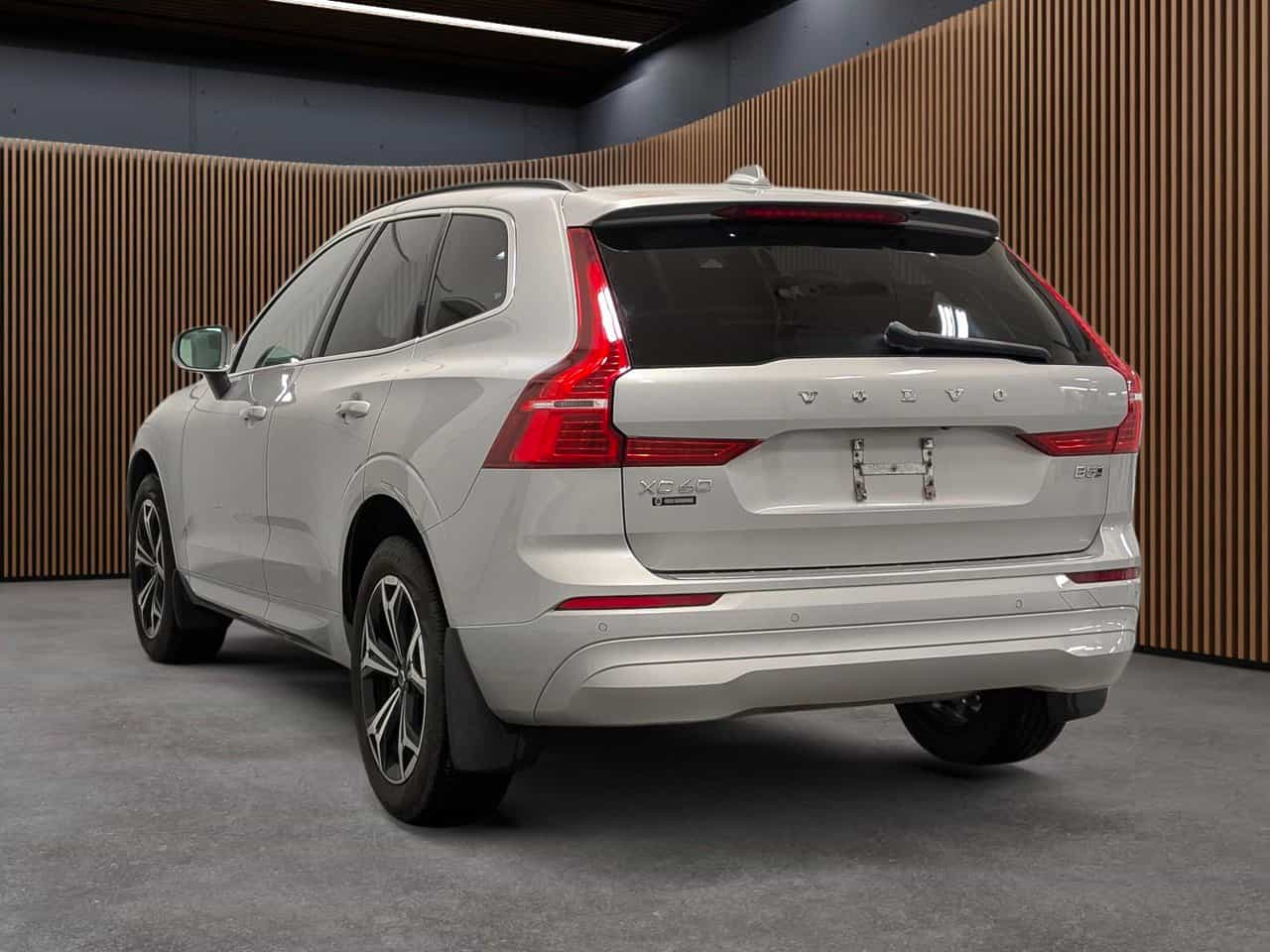 Image 4 Volvo XC60 Momentum 2022