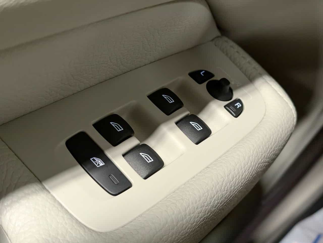 2022 Volvo XC60 Momentum - Image 22