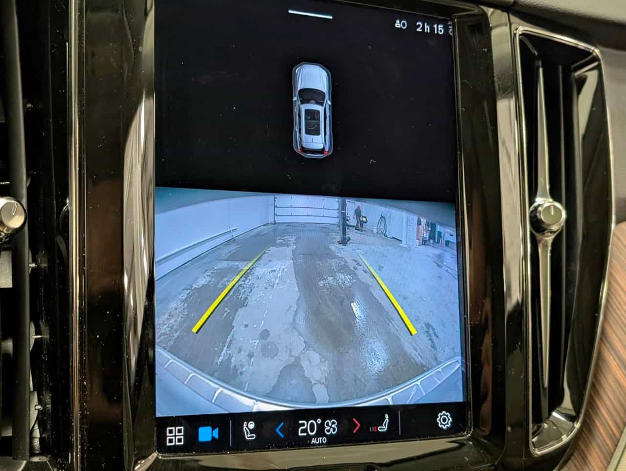 2022 Volvo XC60 Momentum - Image 24