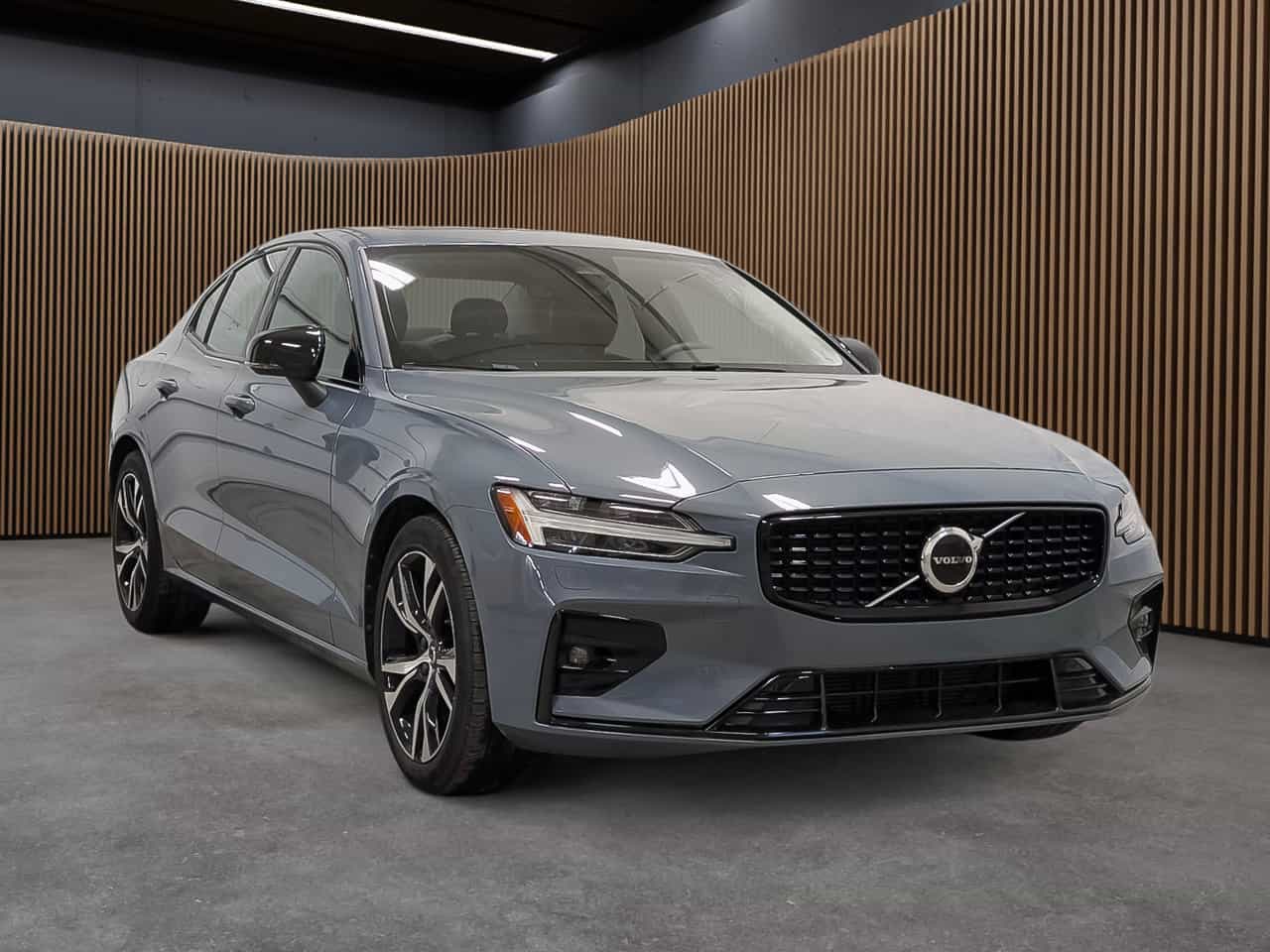 Image 3 Volvo S60 B5 - Core 2024