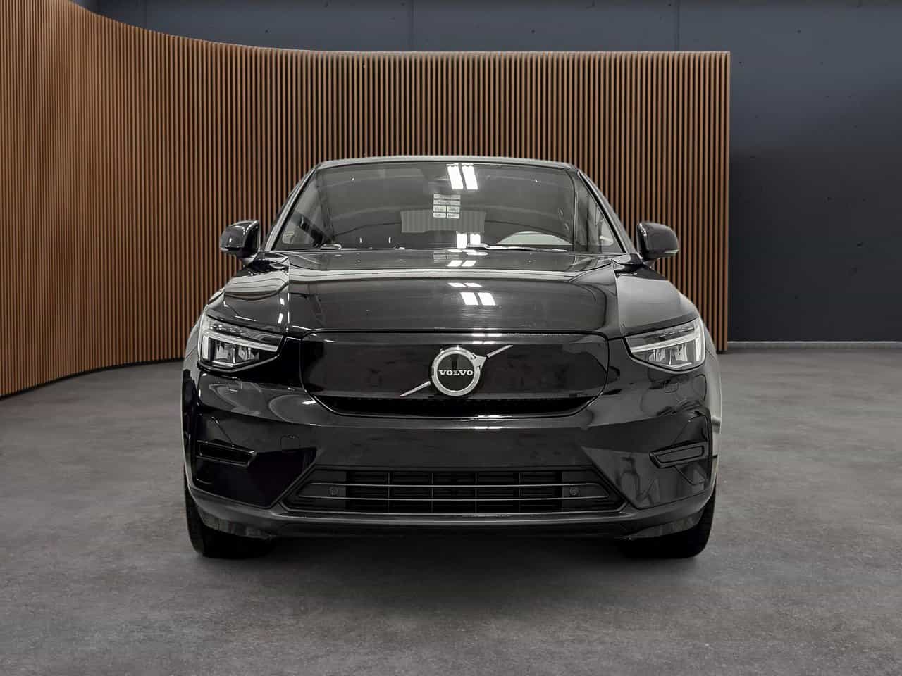 Image 2 Volvo C40 Recharge Core 2024