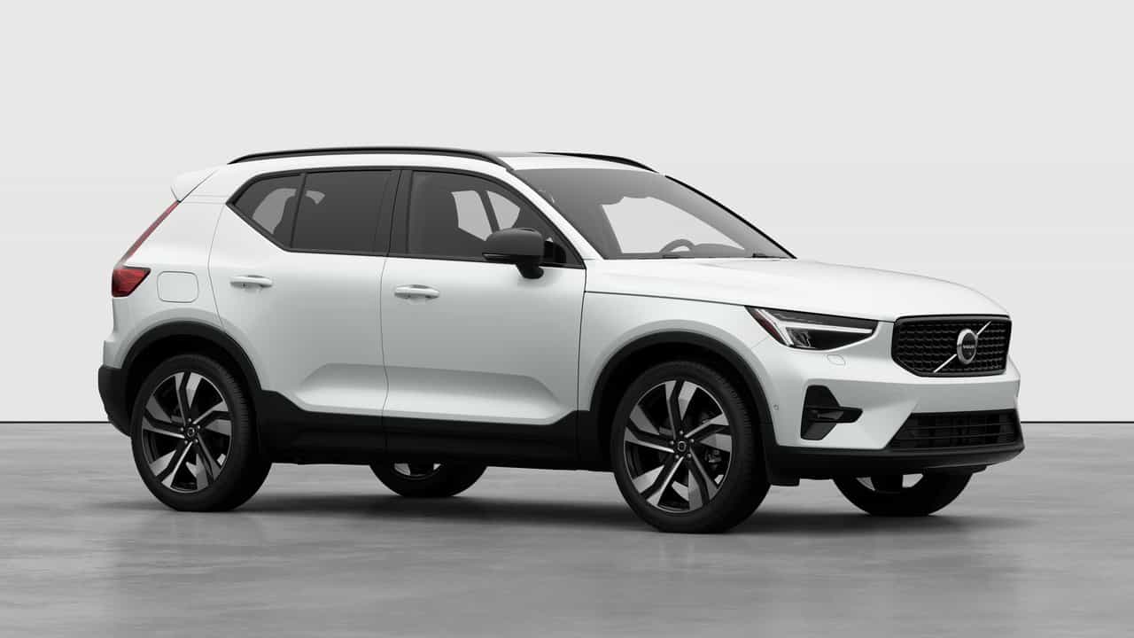 Image 3 Volvo XC40 B5 - Plus 2026