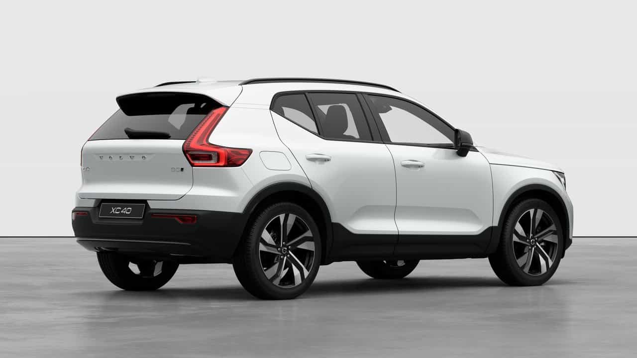 Image 4 Volvo XC40 B5 - Plus 2026