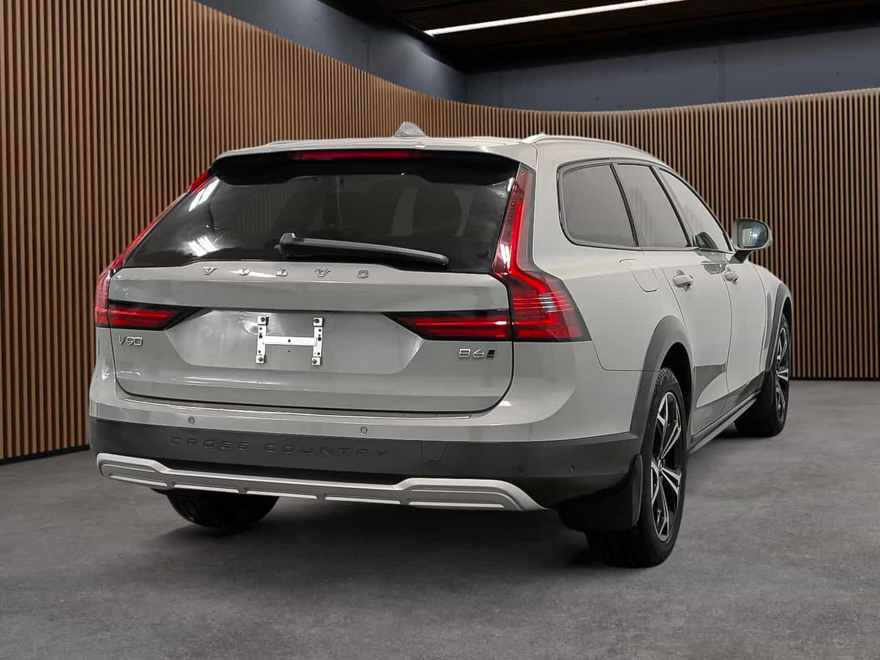Image 6 Volvo V90 Cross Country B6 - CC Plus 2025