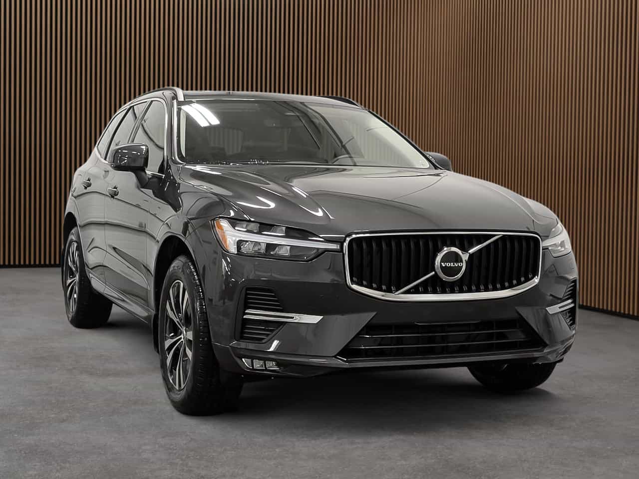 Image 3 Volvo XC60 Core B6 2023