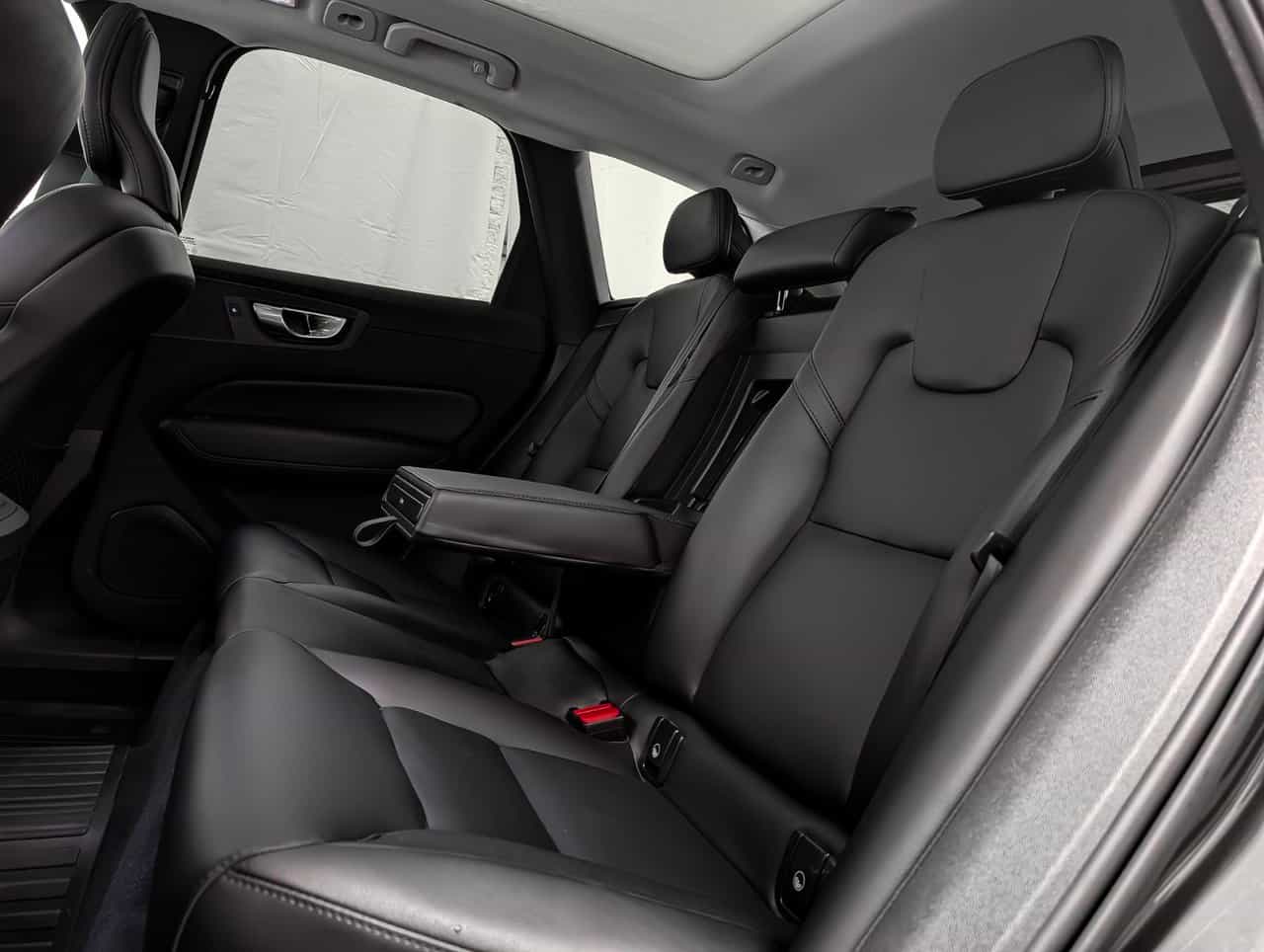 Image 11 Volvo XC60 Core B6 2023