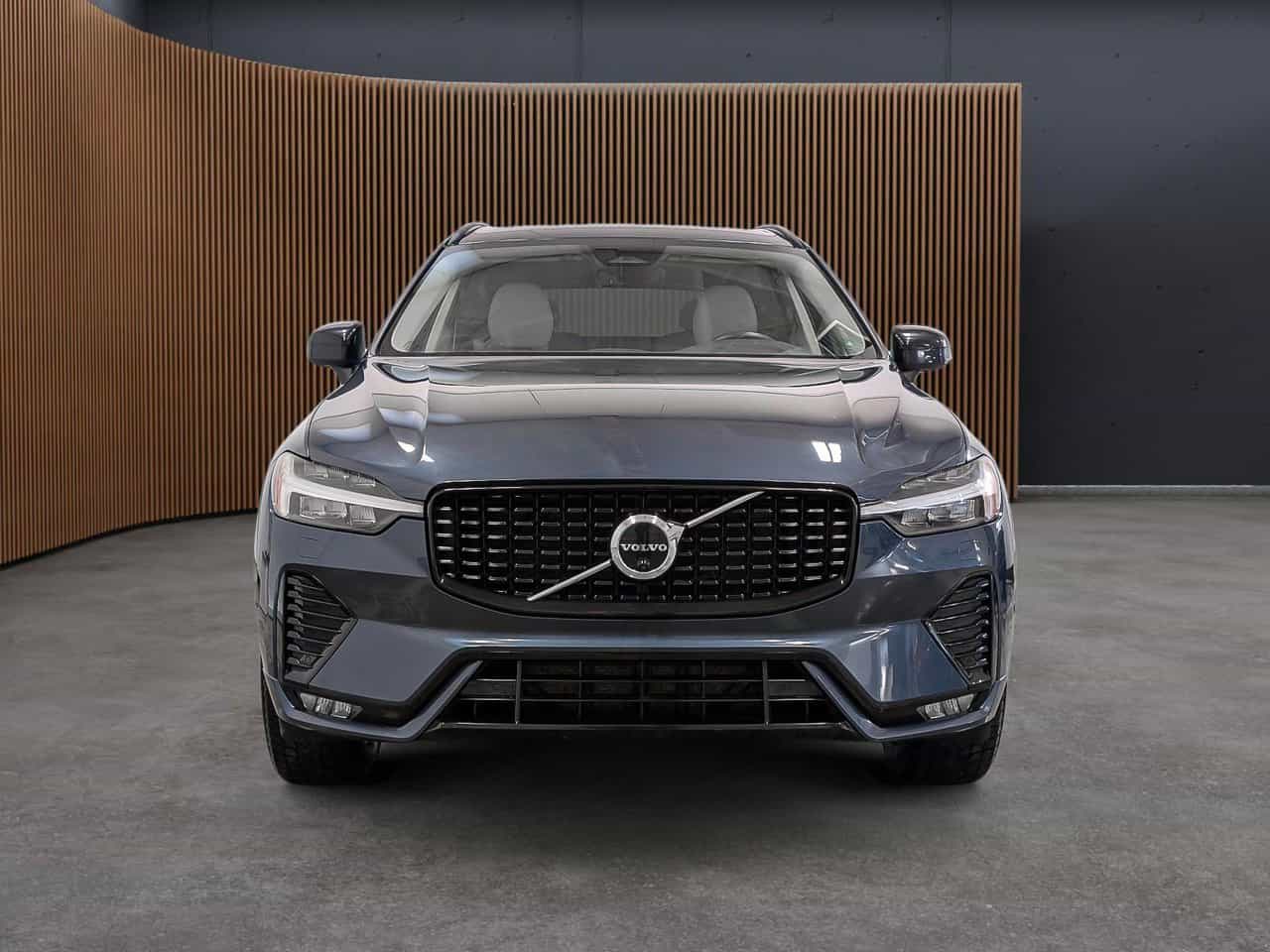 Image 3 Volvo XC60 Plus Dark B6 2023