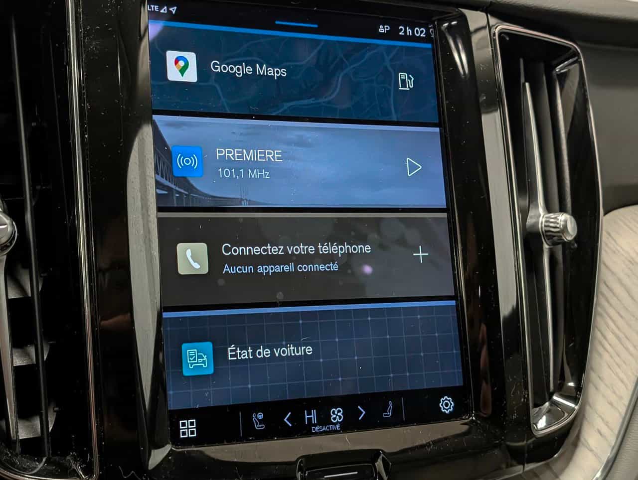 2023 Volvo XC60 Plus Dark B6 - Image 16