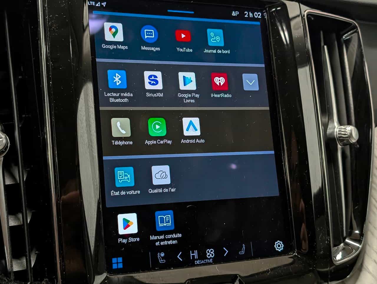 2023 Volvo XC60 Plus Dark B6 - Image 17