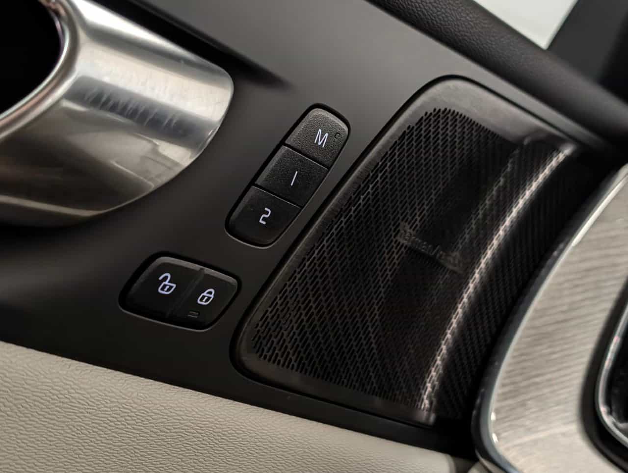 Image 24 Volvo XC60 Plus Dark B6 2023