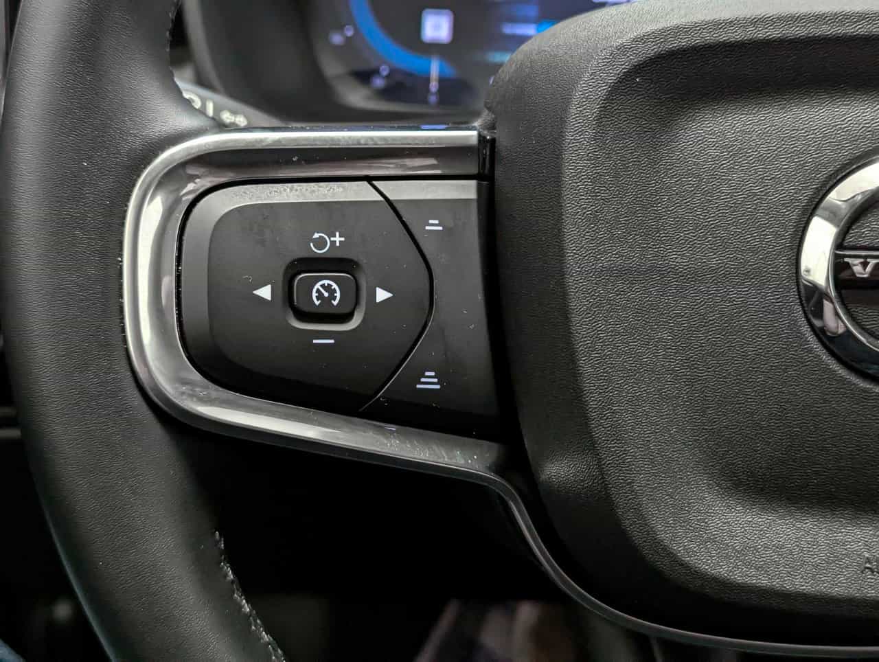 Image 18 Volvo XC40 B5 - Plus 2025