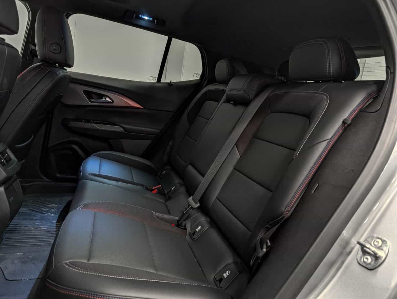 2025 Chevrolet Equinox EV 2RS - Image 13