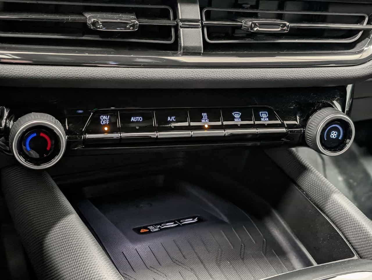 2025 Chevrolet Equinox EV 2RS - Image 19