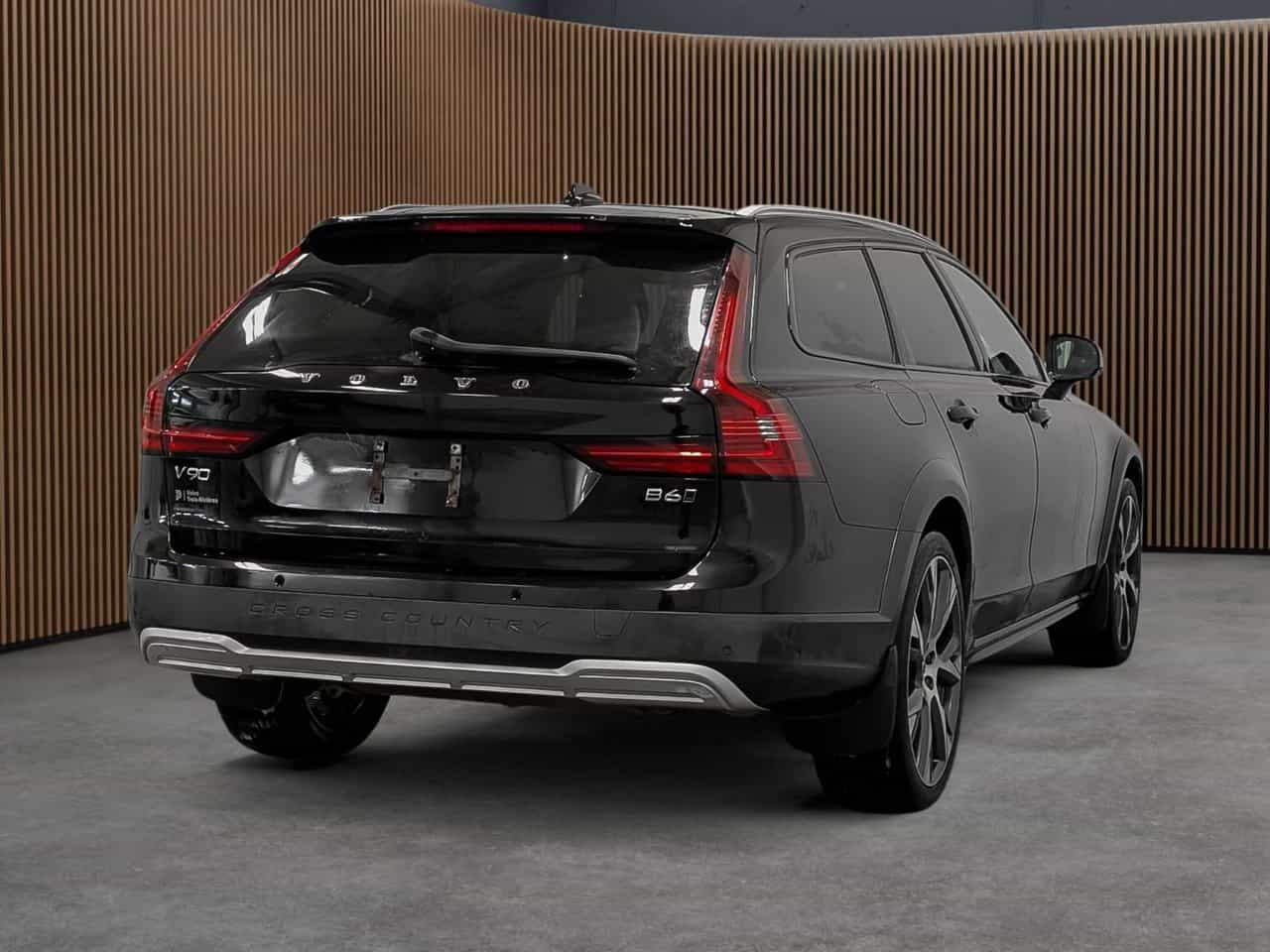 2022 Volvo V90 Cross Country CC B6 - Image 7