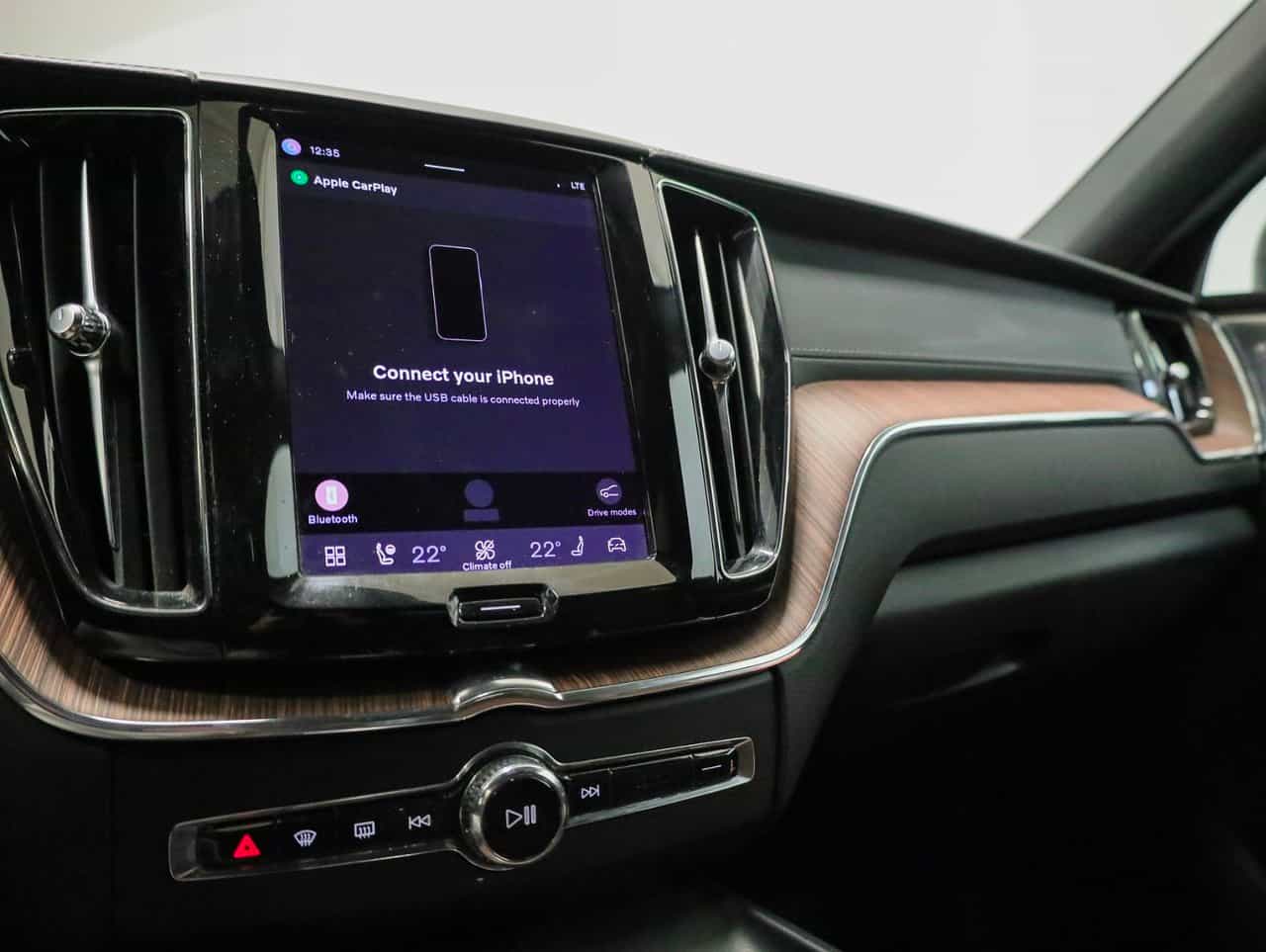 2022 Volvo XC60 Inscription - Image 13