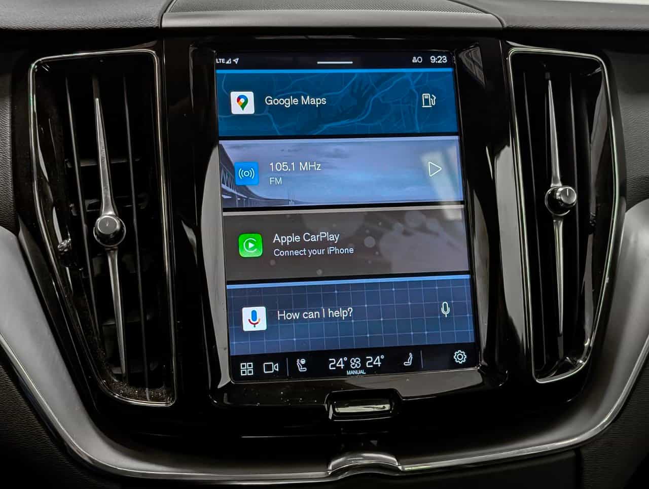 2025 Volvo XC60 B5 - Core - Image 15