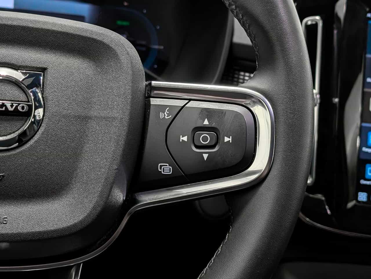 2022 Volvo XC40 Recharge Ultimate - Image 19