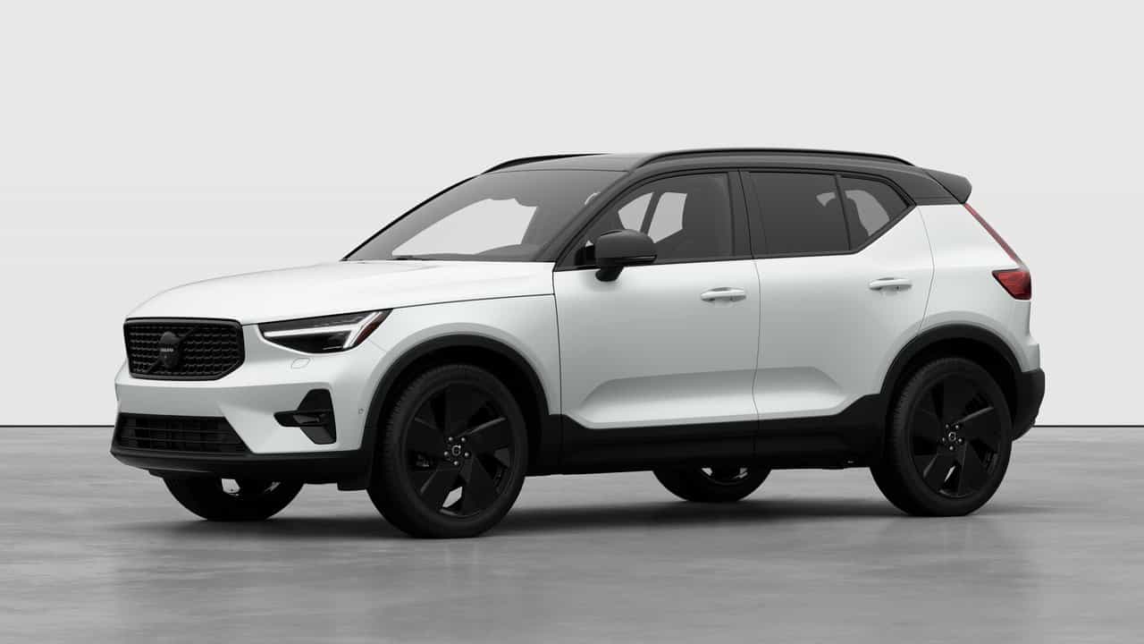 Image 1 Volvo XC40 B5 - Ultra Black Ed 2026