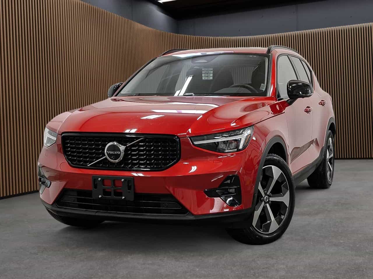 2025 Volvo XC40 B5 - Plus - Image 1