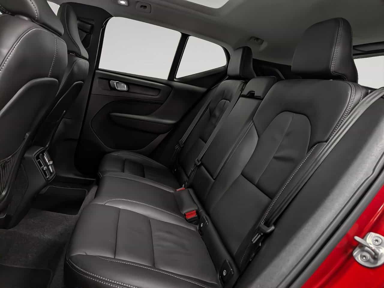 Image 12 Volvo XC40 B5 - Plus 2025