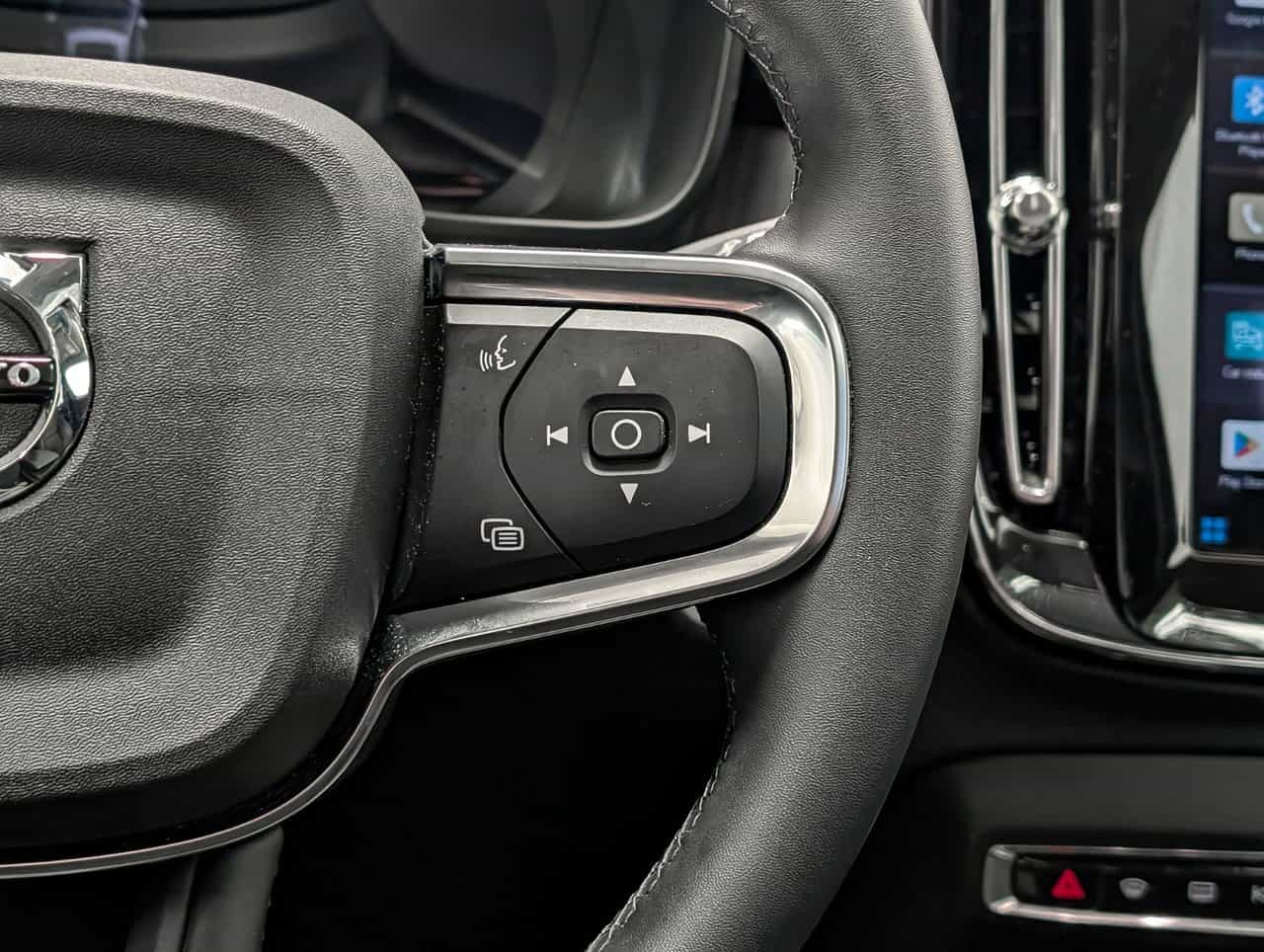 2025 Volvo XC40 B5 - Plus - Image 20